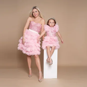 Милое розовое многоуровневое фатиновое платье для мамы и девочек без бретелек для вечеринки по случаю Дня рождения, Кружевные детские тюлевые платья Mommy & Me Family Look